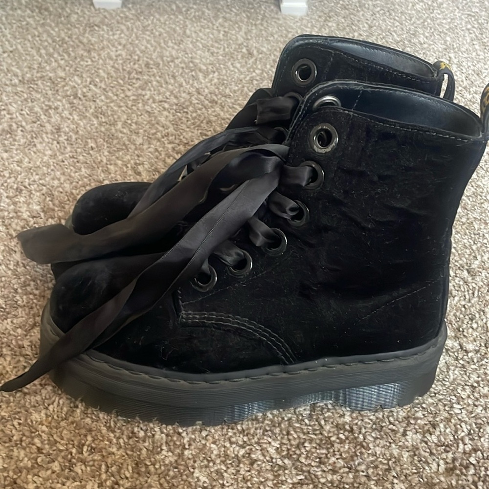 Worn twice platform doc martens